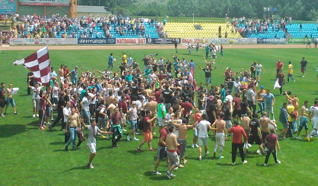 Bronz pentru galben-albaștri