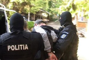 Slobozia: Percheziții la persoane bănuite de «cumpărare de influență»