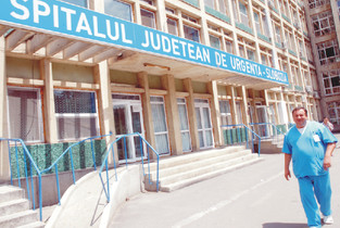 Angajații Spitalului Județean, plătiți ilegal și amnistiați
