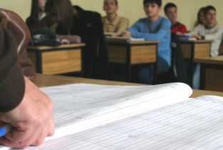Elevii din școlile ialomițene au chiulit 138 de ani