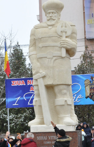 Statuia lui Mihai Viteazul de la Slobozia este contestată oficial