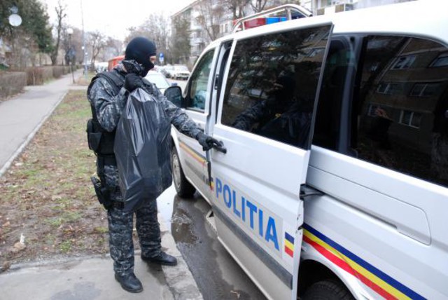 Polițiști ai Serviciului Rutier, suspectați că primeau șpagă