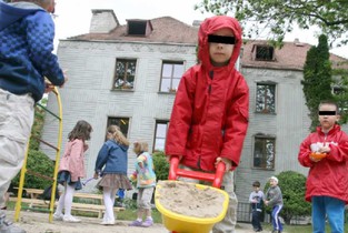 Peste 850 de familii monoparentale în Ialomița