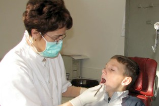 Un medic școlar la 4500 de elevi