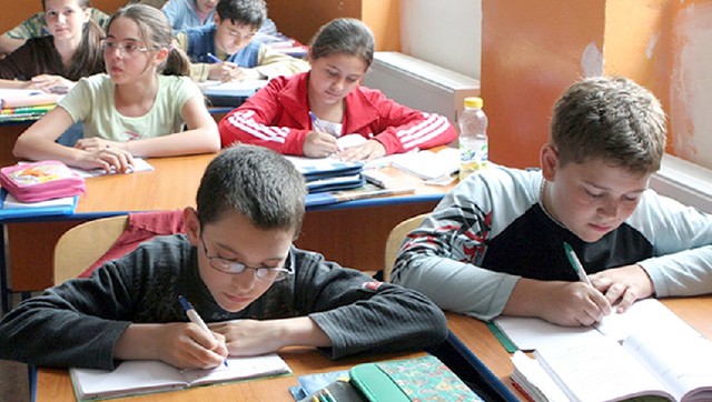 Ialomița: Elevii de clasă primară și gimnaziu se pregătesc de examene