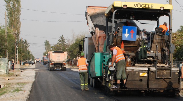 Ialomița: 33 kilometri de drumuri județene, reabilitate în 2015