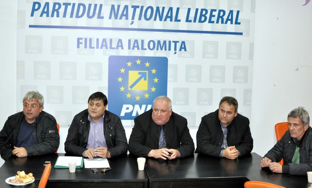 «Trebuie să separăm democrația de dictatură!»