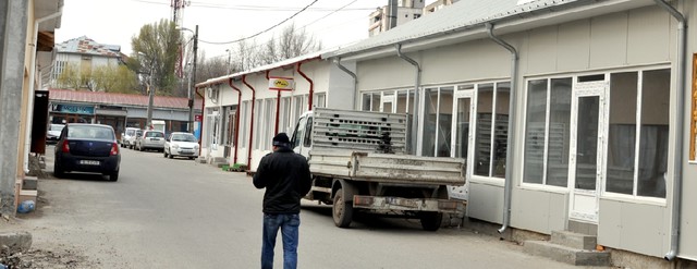 Primăria Slobozia LEGALIZEAZĂ construcțiile din Bazarul Municipal