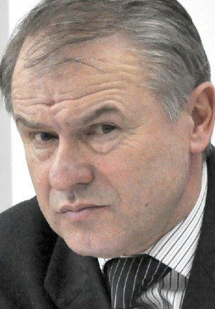 Ialomița: Drumuri și Poduri SA asfaltează la jumătate de preț