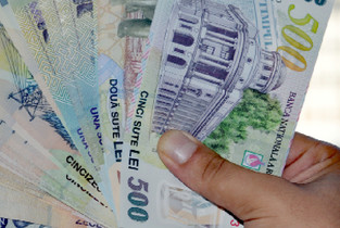 O mamă din Slobozia primește 8000 de lei pentru creșterea copilului