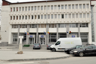 Munca în folosul comunității, pedeapsă pentru 293 de inculpați din Ialomița