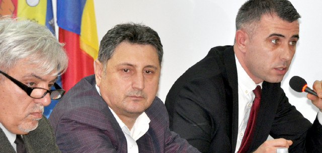 Primarul Mocioniu vrea spor de 25% la salariu