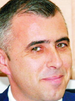 Zece negri mititei pentru «primarul 007»