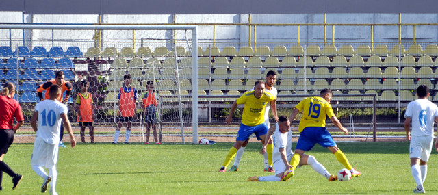 Primul amical, primul succes