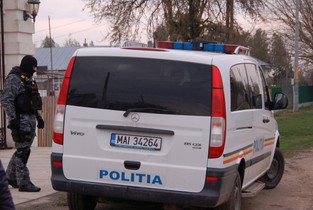 16 percheziții domiciliare la Fetești. Scandalagiii din Vlașca au fost săltați de mascați!