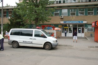 Un medic și o asistență sunt acuzați de fapte de corupție