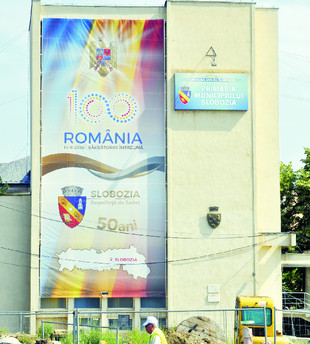 Primăria Slobozia sărbătorește Centenarul ilegal!