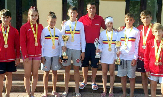 Start în forță la lupte pe plajă