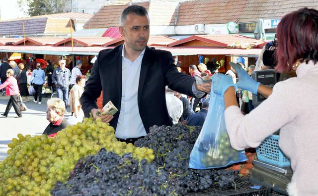 Primarul Mocioniu, baie de mulțime la «Zilele Recoltei 2018»