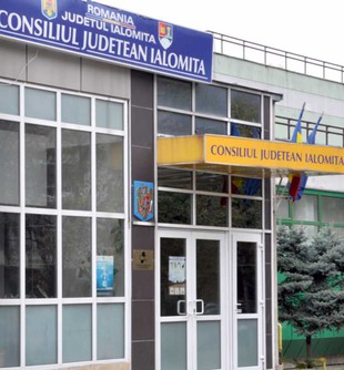 Salarii astronomice pentru apropiații președintelui Moraru
