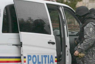 Traficanți de droguri din Ialomița, anchetați de procurorii DIICOT Galați