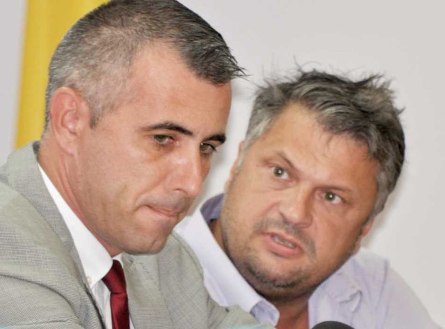 «Bă, ești prost? Bă, ești nebun?»
