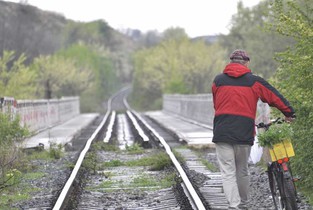 CFR SA tratează cu indiferență infrastructura feroviară