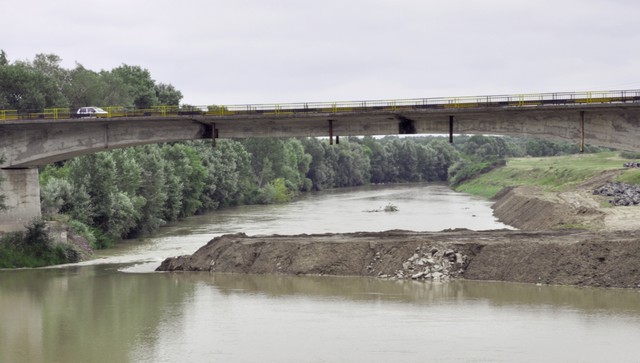 Podul rutier de la Bora a ajuns în instanță