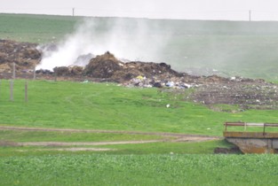 Gropile de gunoi neconforme au fost înlocuite cu «depozitări necontrolate»