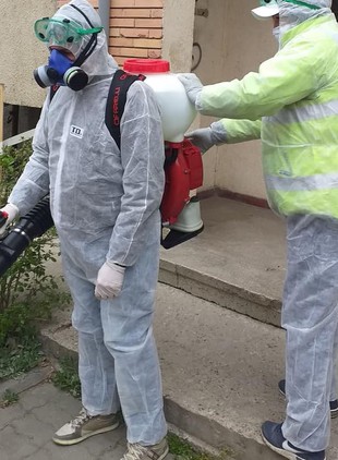 Primăria Slobozia începe dezinfectarea scărilor de bloc