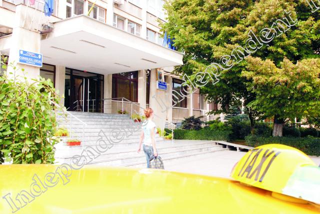 Taximetriștii amenință Primăria Slobozia cu judecata