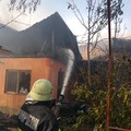 Case mistuite de flăcări la Amara și Căzănești