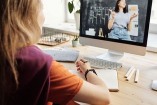 Cursuri on-line pentru profesorii ialomițeni