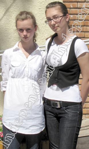 Două eleve ale Liceului Pedagogic, «vârfuri» ale Pedagogiei