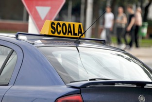 Instructor auto reclamat la Parchet pentru că a cerut șpagă unui elev
