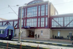 Gara Fetești pune în pericol siguranța călătorilor