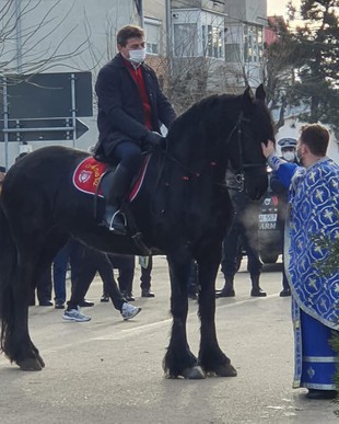 Funcția trece, năravurile rămân!