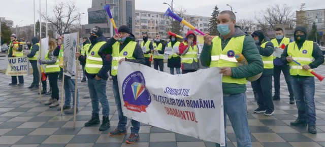 Polițiștii din Ialomița și-au cerut drepturile în stradă