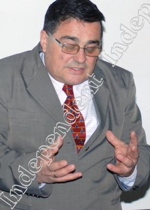 Inspectorul general școlar Ilie Stavăr, «vânat» de Minister pentru haosul din învățământul ialomițean