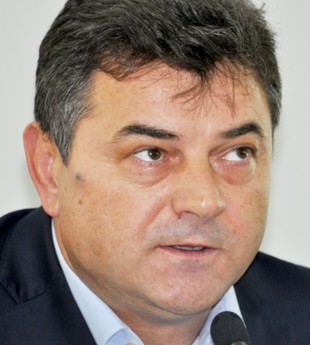 Fals tratat de administrație marca Moraru