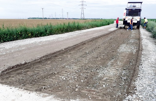 Ialomița are 163 de kilometri de drumuri neasfaltate