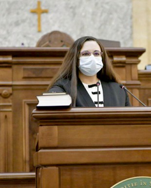 Senatorul AUR Rodica Boancă s-a îndrăgostit. De tribuna Parlamentului!