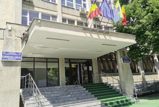 Funcționarii Primăriei Slobozia urmăreau serialele Netflix la birou