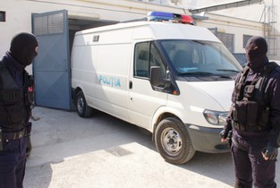 Rețea de prostituție coordonată din Arestul IPJ Ialomița