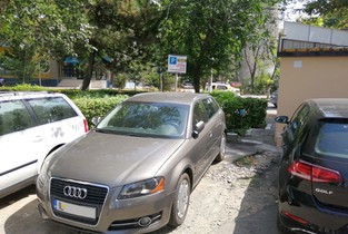 Slobozia: Parcare deteriorată din cauza unei patiserii