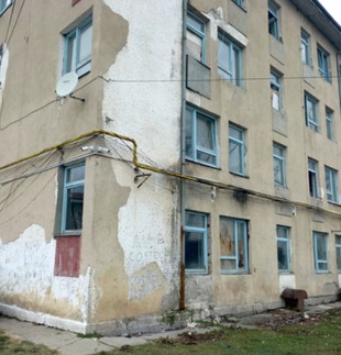 Slobozia: Bloc social, abandonat de autorități
