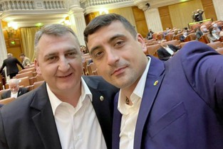 «AUR nu abandonează lupta politică!»