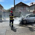 Fetești: Mașină cuprinsă de flăcări