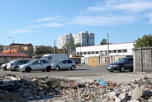 Proprietarii de garaje din Bazarul Municipal eliberează voluntar terenurile