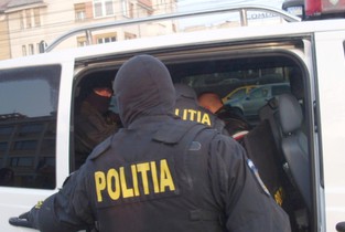 Reglare de conturi a romilor din Țăndărei cu pistoale și macete